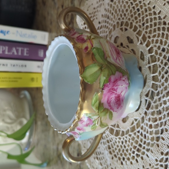 Lovely Vintage Gold & Floral Sugar Bowl with Lid & Creamer - Picture 10 of 12